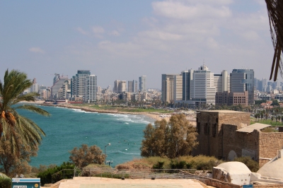 Blick von Jaffa auf die Bucht von Tel Aviv (Alexander Mirschel)  Copyright 
Infos zur Lizenz unter 'Bildquellennachweis'